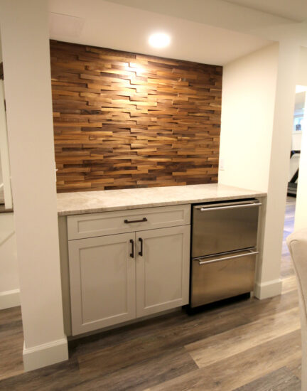 layered wooden backsplash basement wet bar