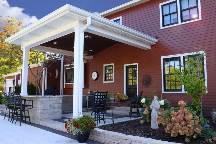 outdoor kitchen patio