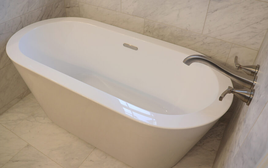 master bath tub