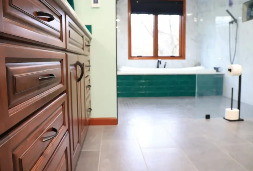 primary bath ensuite with wet room