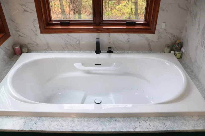 primary bath soaking tub