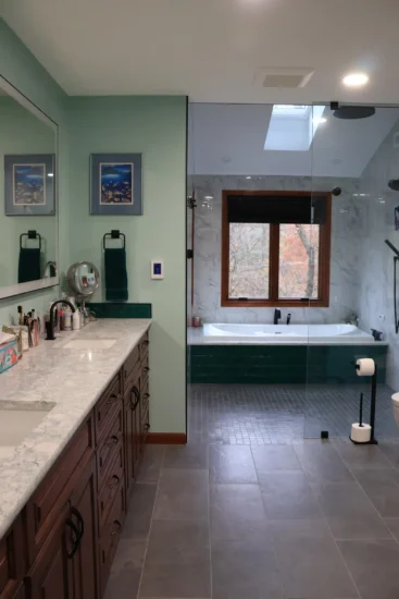 primary bath with wet room