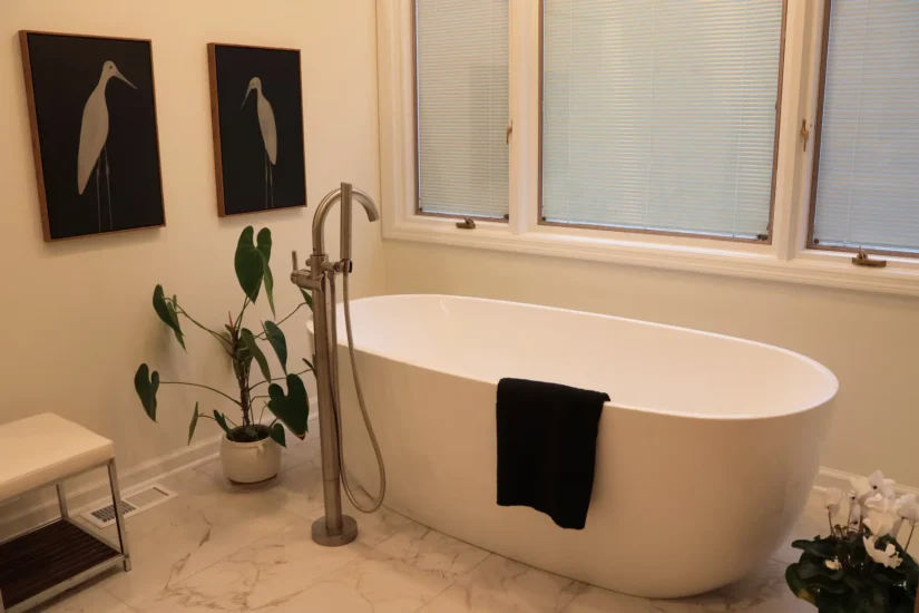soaker tub primary bath