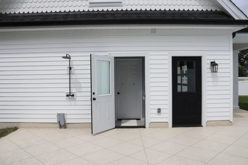exterior shower entrance to bath